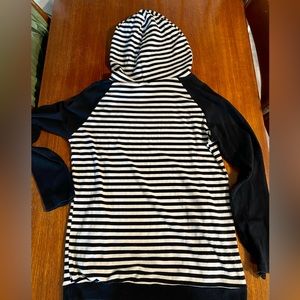 Ampersand double hood